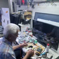 خرید و تعمیرات   LED و LCD خراب و شکسته