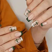 کاشت ناخن|خدمات آرایشگری و زیبایی|نیشابور, شهرک اندیشه|دیوار