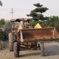 تراکتور رومانی با بیل لودری