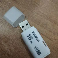 فلش ۱۶ گیگابایت