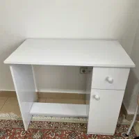 میز مناسب ناخنکاری|آرایشگاه و سالنهای زیبایی|رشت, نیروی دریایی|دیوار