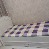 تخت تک نفره سفید|تخت و صندلی بچه|اسلام‌شهر, صادقیه|دیوار