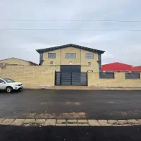 سوله-صنعتی-812-متری-با-برق-150-و-جرثقیل-10-تن