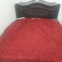 تخت چوبی سالم