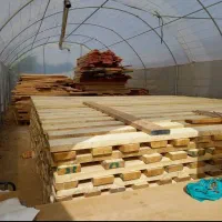 خریدار تخته بنایی و انواع چوب و پالت و تخته