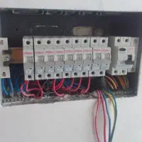 برق کاری،سیم کشی،لاین نوری،هالوژن،اعلان حریق|خدمات پیشه و مهارت|زنجان, |دیوار