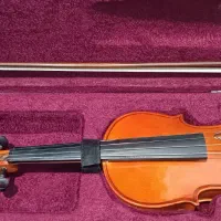 ویولن|ویولن|مشهد, ده دی|دیوار