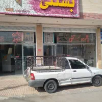 فروش عکس پراید وانت ام جلوی درب بستنی فروشی