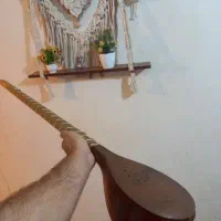 سه تار اصلی زیبا عالی و قهوه ای در حد نو