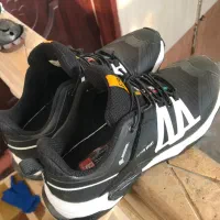 یک جفت کتونی علا اصل اورجینال ویتنام