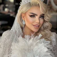 به یک اصلاح وابرو کار ماهر نیاز دارم وناخن کار