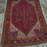 باسلام‌ قالیچه‌ دستباف‌ به‌ فروش‌ میرسد