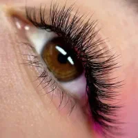 اکستنشن و لیفت مژه و ابرو فقط با هزینه مواد