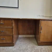 میز چوبی اداری