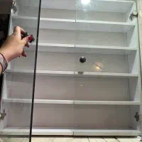 ویترین شیشه ای