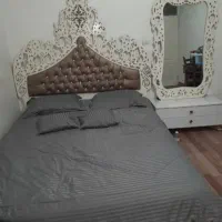 تخت دونفره شیک وساده