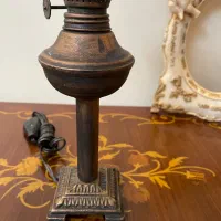 چراغ برقی قدیمی و انتیک