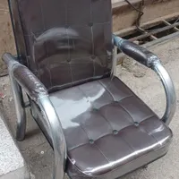 رویه کوب صندلی اداری و کارگر ساده
