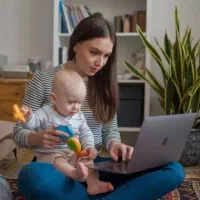 دوست دارین آموزش ببینی به درآمد کار با گوشی