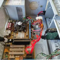 کامپیوتر ۳۲۰۰ با رم ۳ ddr2 هارد ۱۶۰ گرافیک ۵۱۲|رایانه رومیزی|چالوس, |دیوار