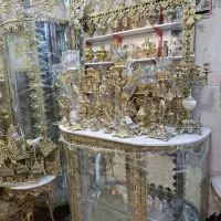 برنز سرای آنتیک برنجیان در خیابان صمدزاده