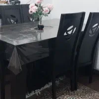 میز غذاخوری ۶نفره  سالم و تمیز