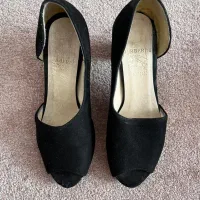 کفش مجلسی|کیف، کفش، کمربند|قرچک, پویینک|دیوار