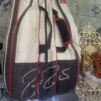 ساک ویلسون اصل قدیمی در حد نو ۸ تا راکت جا میشه