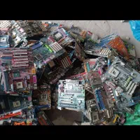 خریدارضایعات کامپیوتر کیس مانیتور برد مادربردوغیره