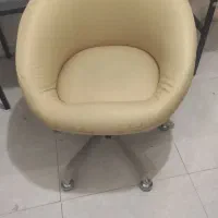تعدادی صندلی آرایشگاهی دست دوم بفروش می‌رسد