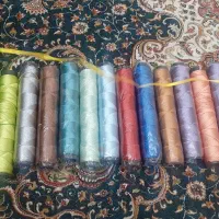 تعداد زیادی روبان ونخ ابریشمی