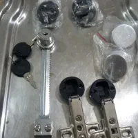 قفل و کلید درب شیشه کتابخونه نو