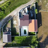 زمین مسکونی دور دیوار با پروانه