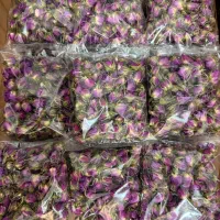 گل محمدی خشک شده