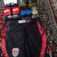 دستکش بوکس با شورت ونشان مسابقه