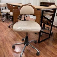 صندلی استاد کار و میز ناخن|آرایشگاه و سالنهای زیبایی|تهران, فردوس|دیوار