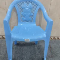 دوتا صندلی بچه