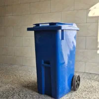 سطل زباله بزرگ