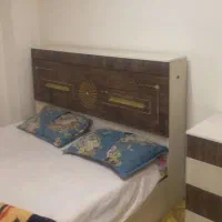 تخت به همراه تشک و میز دراور اینه دار