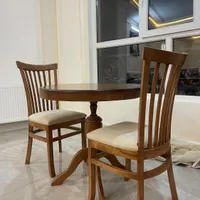 ناهارخوری دونفره با میزگرد چوبی