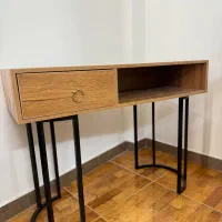 میز  کاملا نو