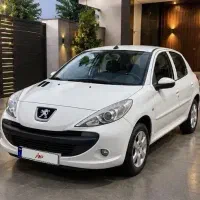 پژو ۲۰۷ اتوماتیک ۱۴۰۲ سفید بدون رنگ۵۰ هزار کارکرد