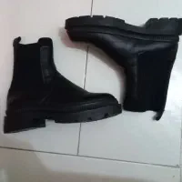 نیم بوت رنگ مشکی کاملا نو و سالم