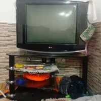 تلویزیون و میز