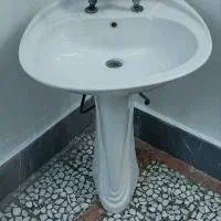 روشویی پایه دار سالم