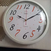 ساعت نو داخل جعبه