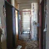 بنا همه کاره بند کشی  و خورده کاری ...