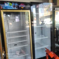 یخچال ایستاده نوشیدنی فریزر بستنی