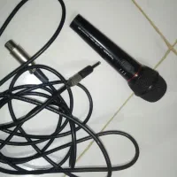 میکروفن هم بیسیم هم کابلی هستش