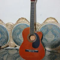 گیتار قدیمی اسپانیایی